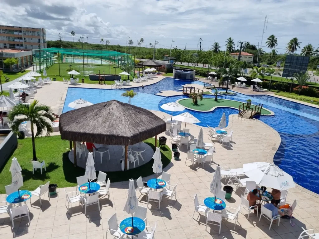 Piscina do condomínio em Muro Alto, vista do Flat Sun House